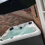 Séjour à la campagne Burtree Country House With Secluded Hot Tubs
