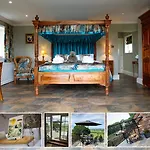 Burtree Country House With Secluded Hot Tubs *