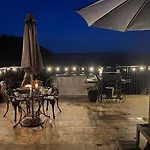 Burtree Country House With Secluded Hot Tubs