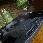 Burtree Country House With Secluded Hot Tubs *