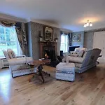 Burtree Country House With Secluded Hot Tubs *