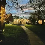 Burtree Country House With Secluded Hot Tubs