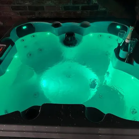 Burtree Country House With Secluded Hot Tubs * Thirsk
