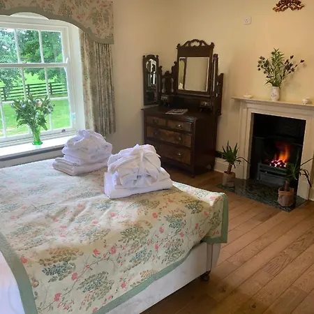 Burtree Country House With Secluded Hot Tubs Country house