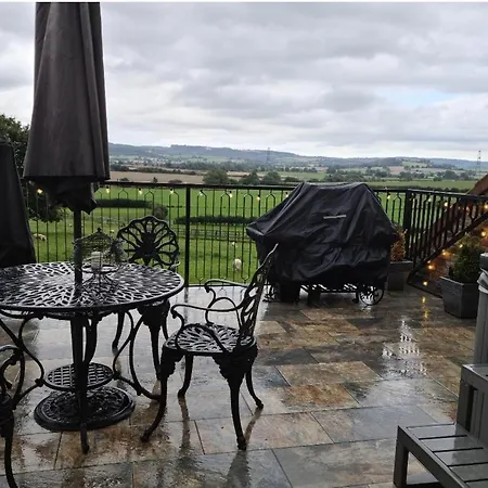 Country house Burtree Country House With Secluded Hot Tubs *