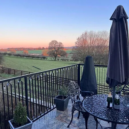 Εξοχικό σπίτι Burtree Country House With Secluded Hot Tubs *