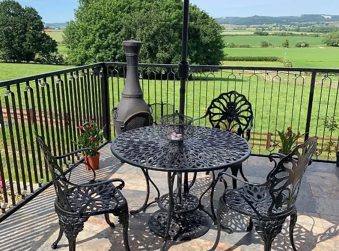 Burtree Country House With Secluded Hot Tubs *