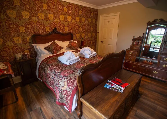 Country house Burtree Country House With Secluded Hot Tubs *