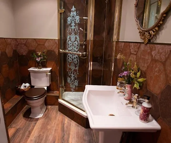 Country house Burtree Country House With Secluded Hot Tubs *