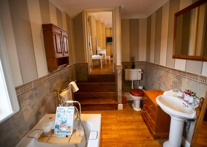 Burtree Country House With Secluded Hot Tubs Country house Thirsk