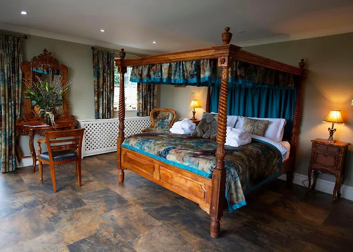 Country house Burtree Country House With Secluded Hot Tubs