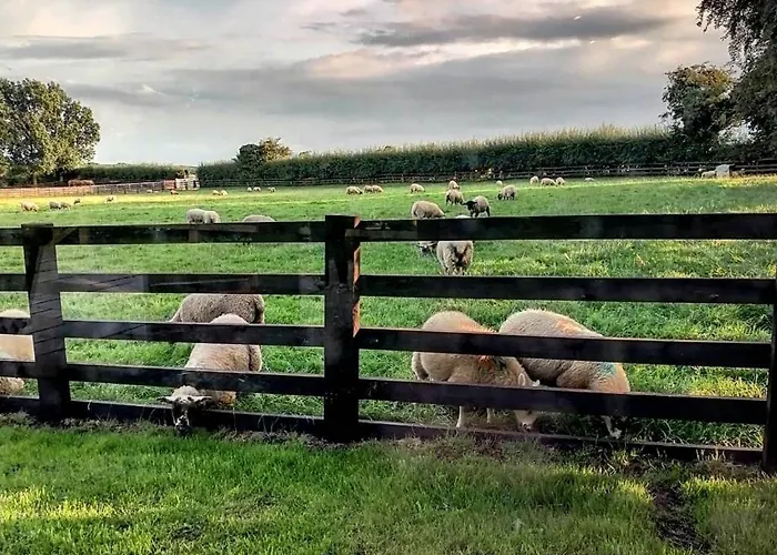 Burtree Country House With Secluded Hot Tubs Country house Thirsk