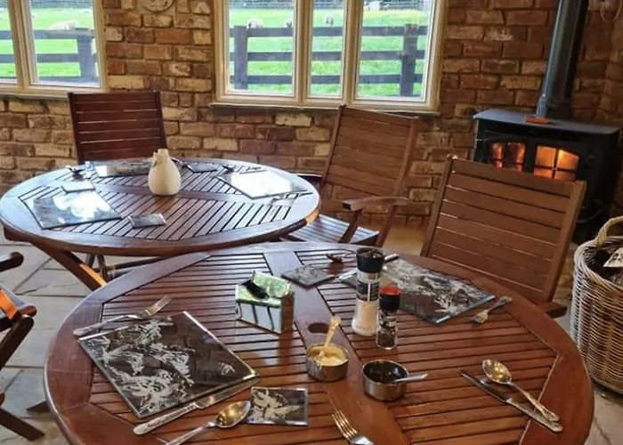 Country house Burtree Country House With Secluded Hot Tubs *