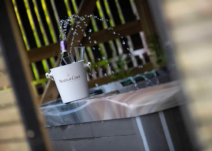 Burtree Country House With Secluded Hot Tubs Country house Thirsk