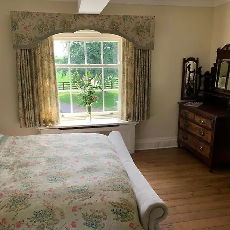 Gospodarstwo wiejskie Burtree Country House With Secluded Hot Tubs