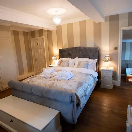 Burtree Country House With Secluded Hot Tubs