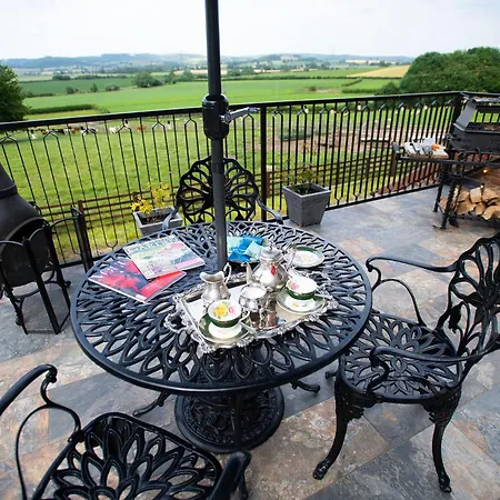 Burtree Country House With Secluded Hot Tubs Thirsk