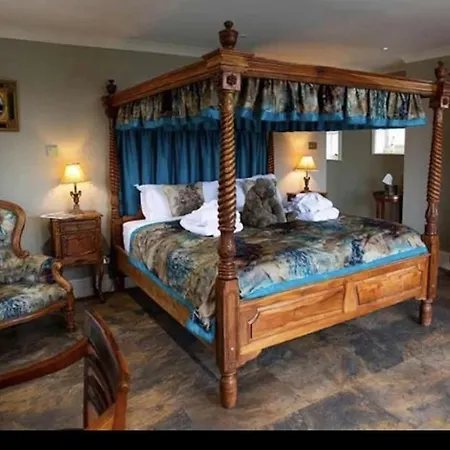 Burtree Country House With Secluded Hot Tubs *