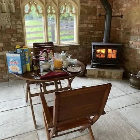 Burtree Country House With Secluded Hot Tubs Gospodarstwo wiejskie *