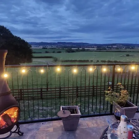 Burtree Country House With Secluded Hot Tubs Gospodarstwo wiejskie