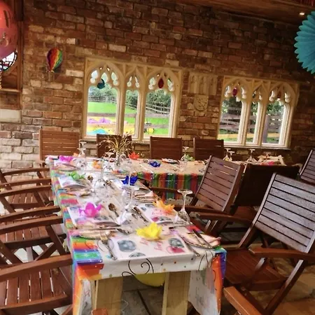 Burtree Country House With Secluded Hot Tubs *