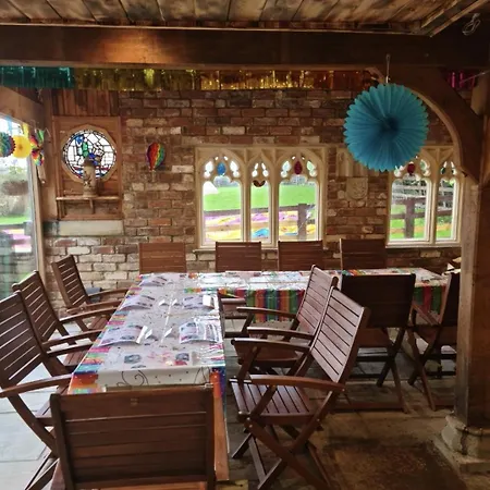 Burtree Country House With Secluded Hot Tubs