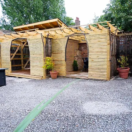 Burtree Country House With Secluded Hot Tubs